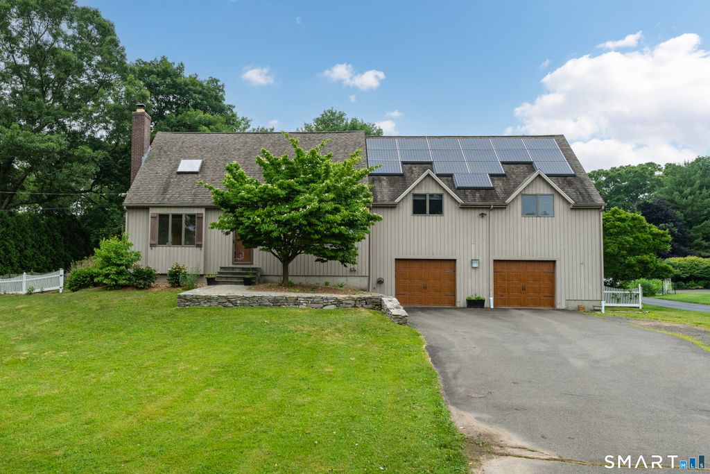 425 Schoolside Lane, Guilford, CT 06437