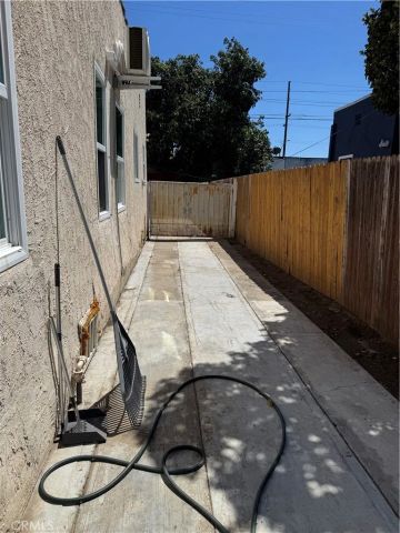 940 W Magnolia, Compton, CA 90220