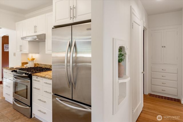 7754 Jones Avenue NW, Seattle, WA 98117