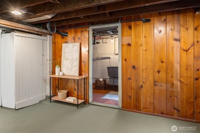 7754 Jones Avenue NW, Seattle, WA 98117