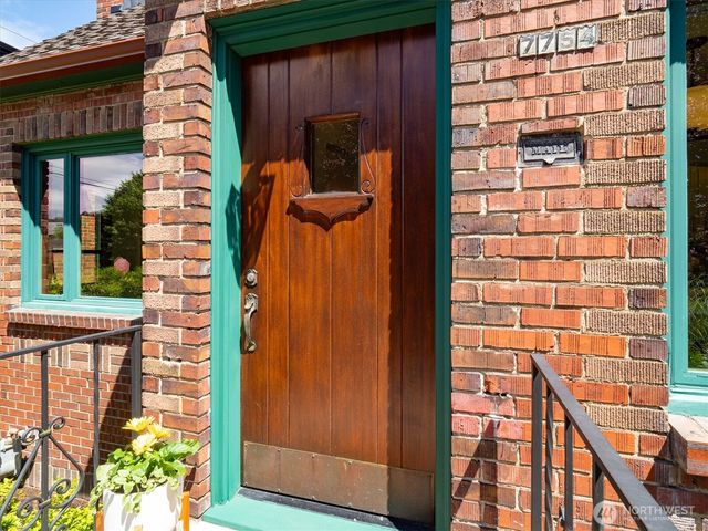 7754 Jones Avenue NW, Seattle, WA 98117