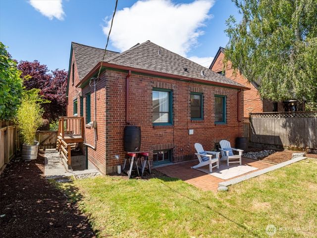 7754 Jones Avenue NW, Seattle, WA 98117