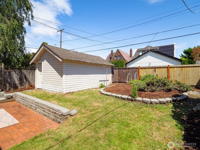 7754 Jones Avenue NW, Seattle, WA 98117