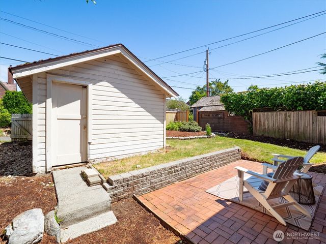 7754 Jones Avenue NW, Seattle, WA 98117