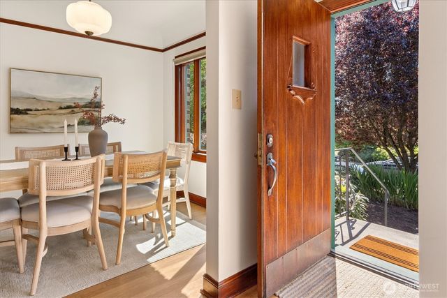 7754 Jones Avenue NW, Seattle, WA 98117