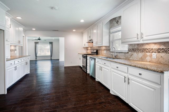 3950 Hawick Lane, Dallas, TX 75220