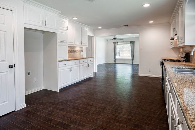 3950 Hawick Lane, Dallas, TX 75220