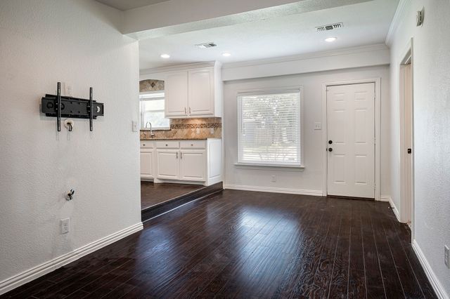 3950 Hawick Lane, Dallas, TX 75220