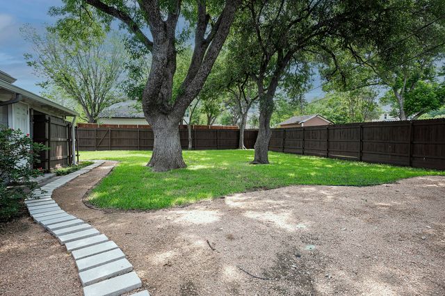 3950 Hawick Lane, Dallas, TX 75220