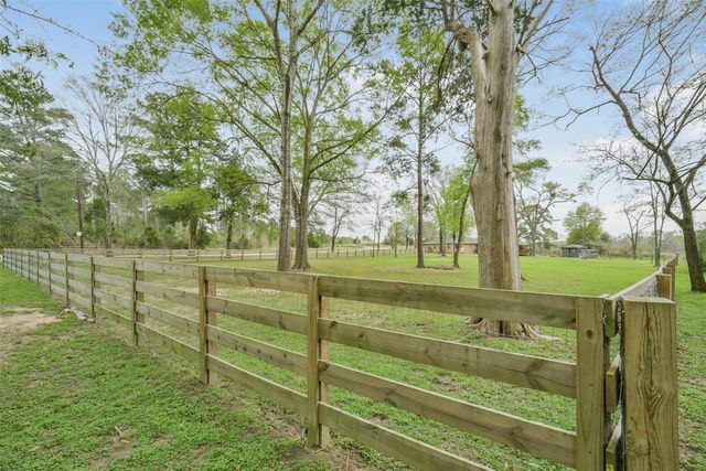 10313 S Williams Road, Conroe, TX 77303