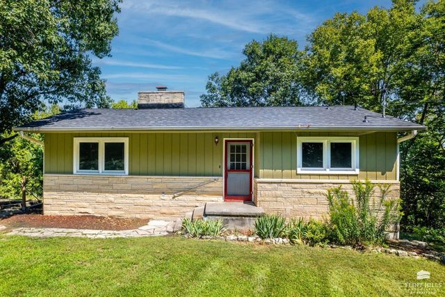 5018 Canyon Road, Manhattan, KS 66503