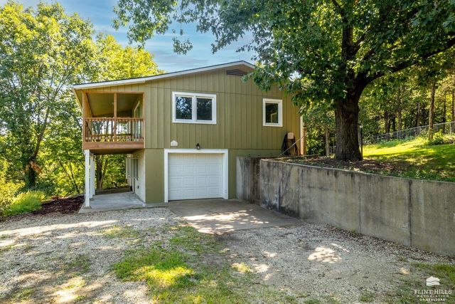 5018 Canyon Road, Manhattan, KS 66503