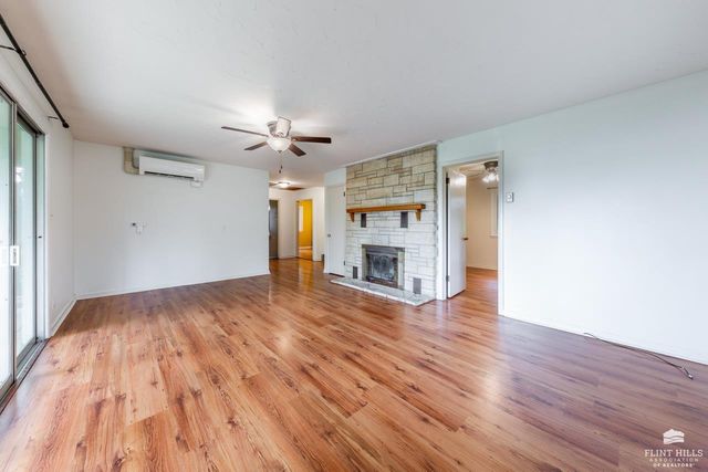 5018 Canyon Road, Manhattan, KS 66503