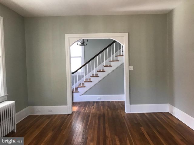 6 W CECIL ST, Winchester, VA 22601