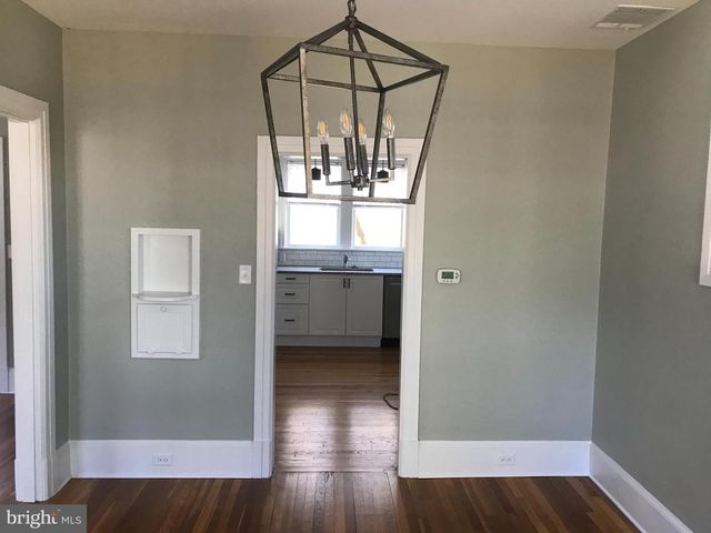 6 W CECIL ST, Winchester, VA 22601
