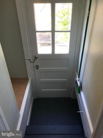6 W CECIL ST, Winchester, VA 22601