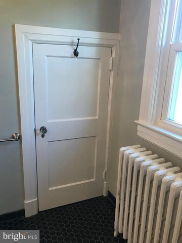 6 W CECIL ST, Winchester, VA 22601