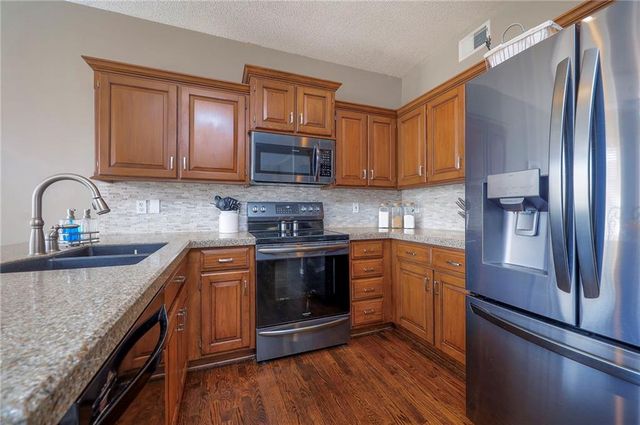 15533 S Alden Street, Olathe, KS 66062