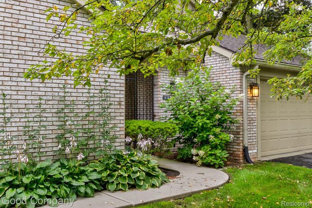 1470 TIMBERVIEW Trail, Bloomfield Charter Township, MI 48304