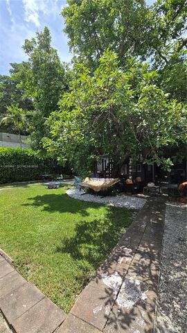 2000 SW 25th St 1, Miami, FL 33133