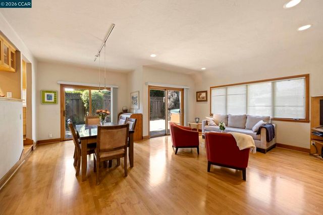 425 Logan St, Santa Cruz, CA 95062