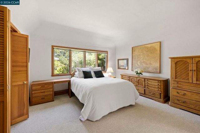 425 Logan St, Santa Cruz, CA 95062