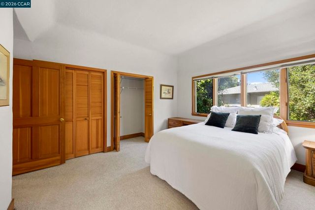 425 Logan St, Santa Cruz, CA 95062