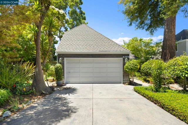 425 Logan St, Santa Cruz, CA 95062