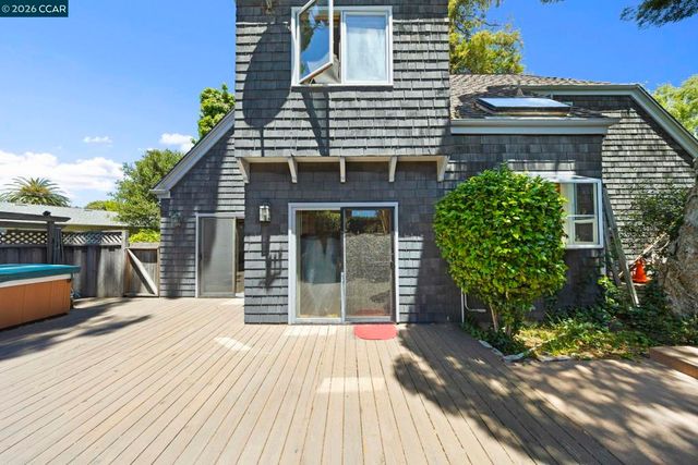 425 Logan St, Santa Cruz, CA 95062