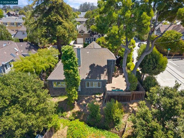 425 Logan St, Santa Cruz, CA 95062