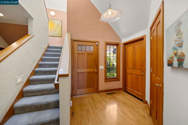 425 Logan St, Santa Cruz, CA 95062