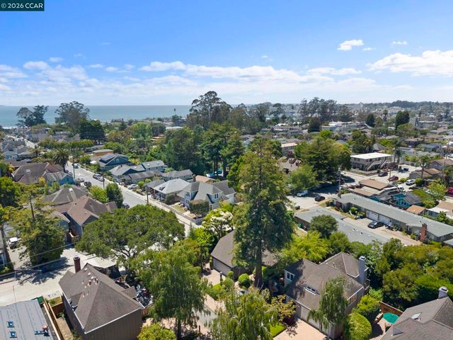 425 Logan St, Santa Cruz, CA 95062