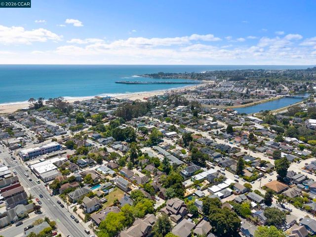 425 Logan St, Santa Cruz, CA 95062