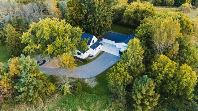 9873 E ANTON ROAD, Clintonville, WI 54929