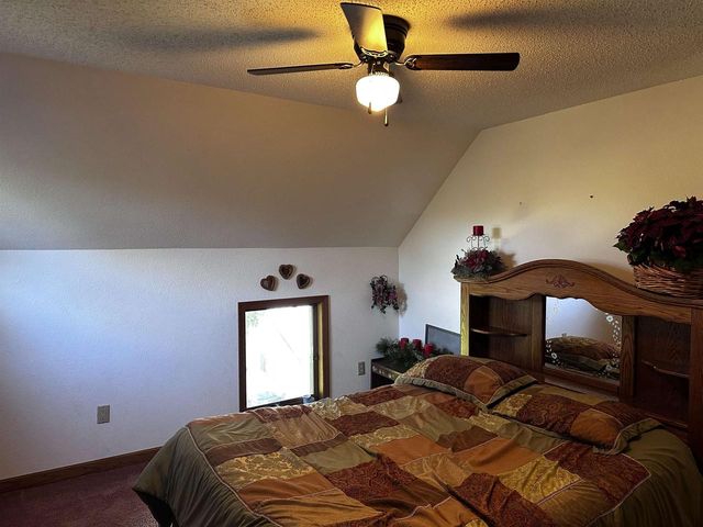 9873 E ANTON ROAD, Clintonville, WI 54929