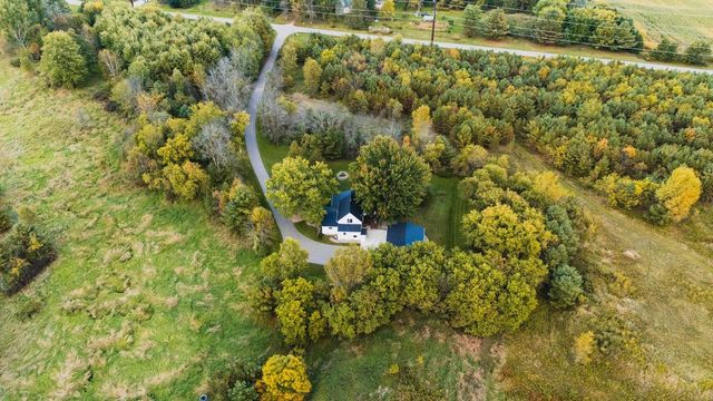 9873 E ANTON ROAD, Clintonville, WI 54929