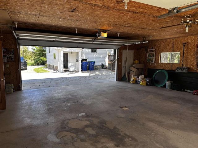 9873 E ANTON ROAD, Clintonville, WI 54929