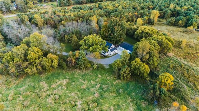 9873 E ANTON ROAD, Clintonville, WI 54929