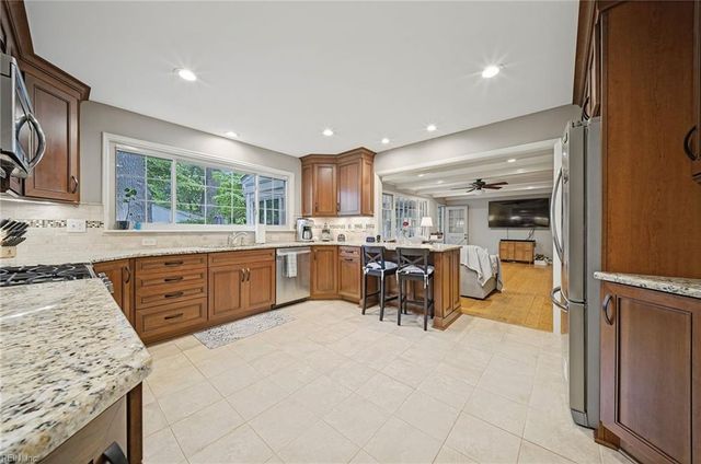 4348 Thoroughgood DR, Virginia Beach, VA 23455