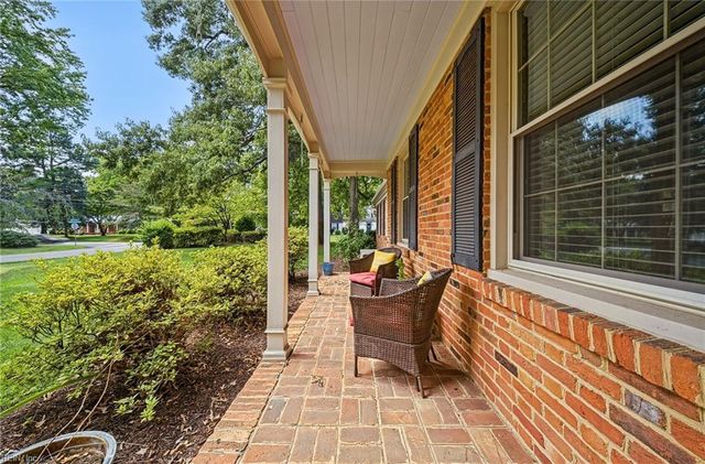 4348 Thoroughgood DR, Virginia Beach, VA 23455