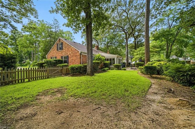 4348 Thoroughgood DR, Virginia Beach, VA 23455
