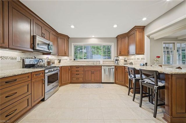 4348 Thoroughgood DR, Virginia Beach, VA 23455
