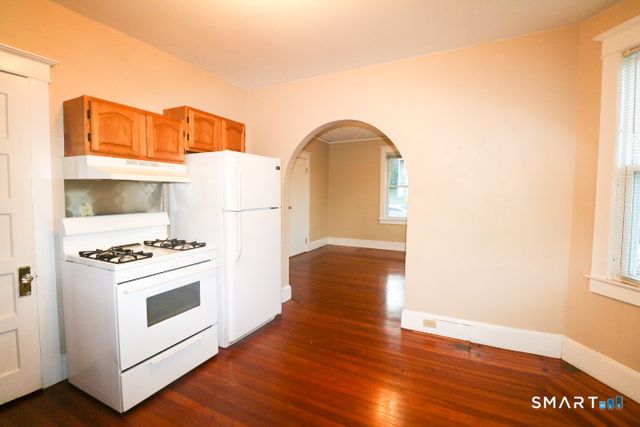 88 Riverview Avenue, New London, CT 06320