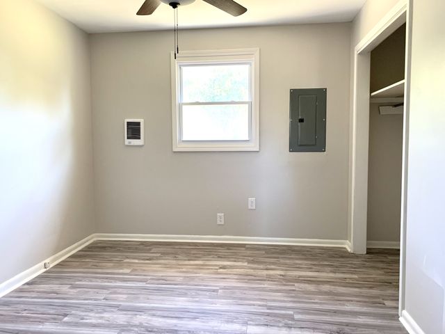 460 Circle Dr, Clarksville, TN 37043