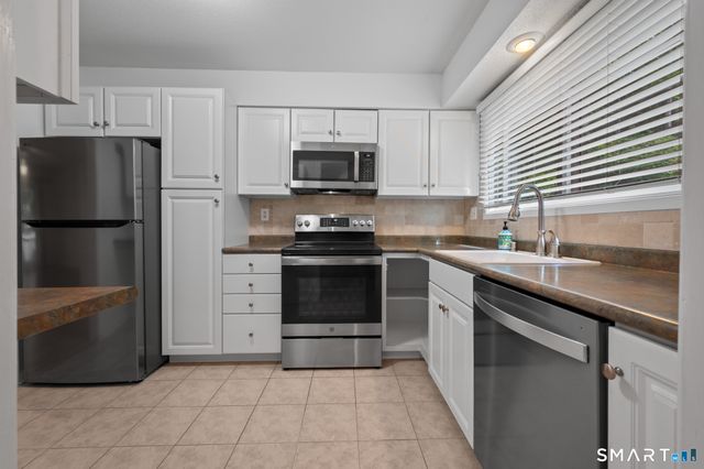 3 Shagbark Lane 3, Woodbury, CT 06798