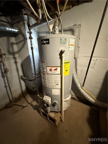 88 Newfield Street, Buffalo, NY 14207