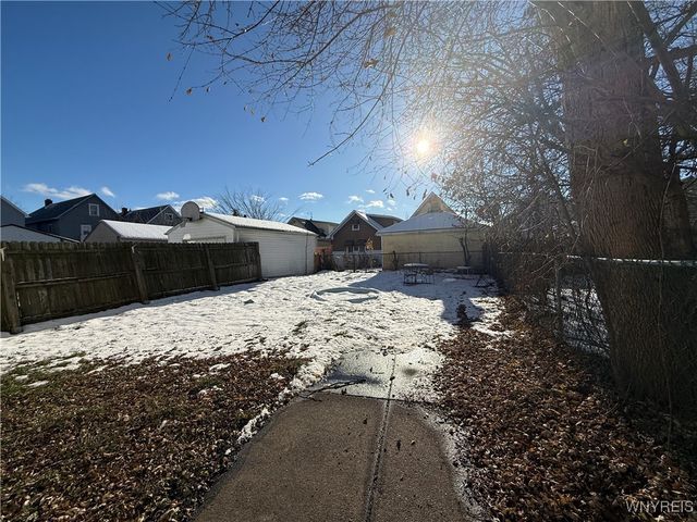 88 Newfield Street, Buffalo, NY 14207