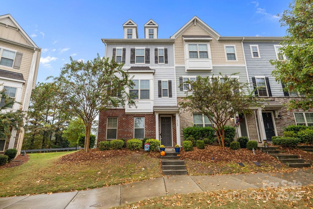 9342 Ainslie Downs Street, Charlotte, NC 28273