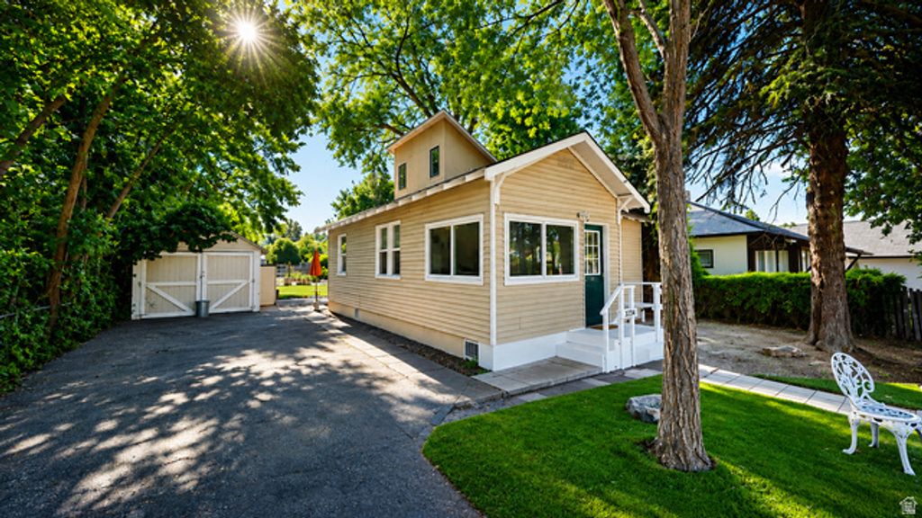 3734 S MCCALL ST, Salt Lake City, UT 84115