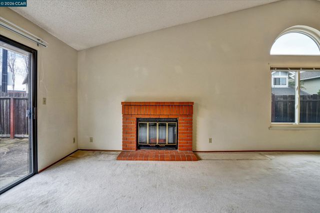 1286 Clarke Ln, Alameda, CA 94502